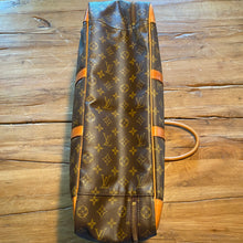 Load image into Gallery viewer, Louis Vuitton Sirius 50 - Western Second Hand

