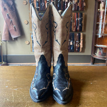 Load image into Gallery viewer, Women&#39;s 6M Tony Lama Cowboy Boot - (Mid)Western Second Hand
